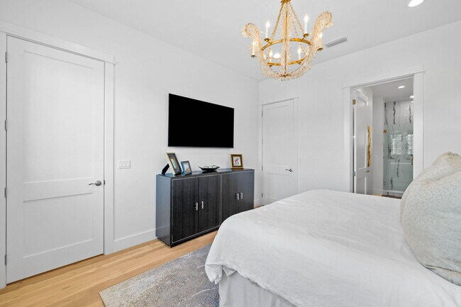 Building Photo - 1411 Courtside Dr