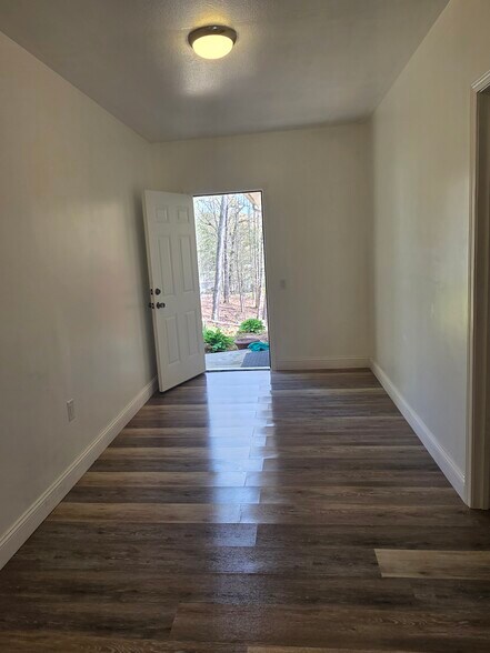 Building Photo - 144 Shenandoah Ln