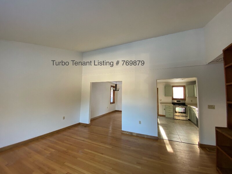 Building Photo - 22 Lakeview Terrace