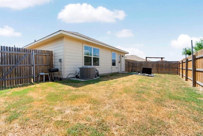Building Photo - 3512 Batson Dr