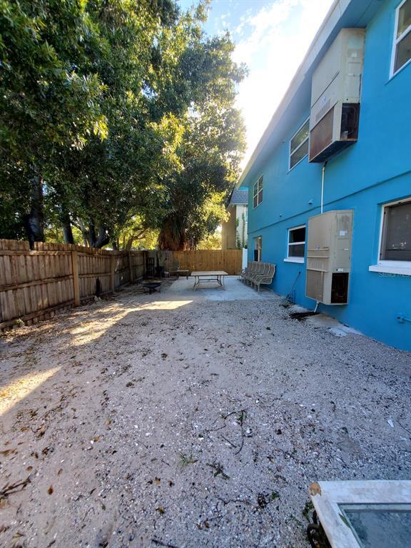 Building Photo - 1320 Pierce St