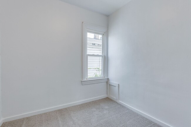 Building Photo - 221 Millbridge St