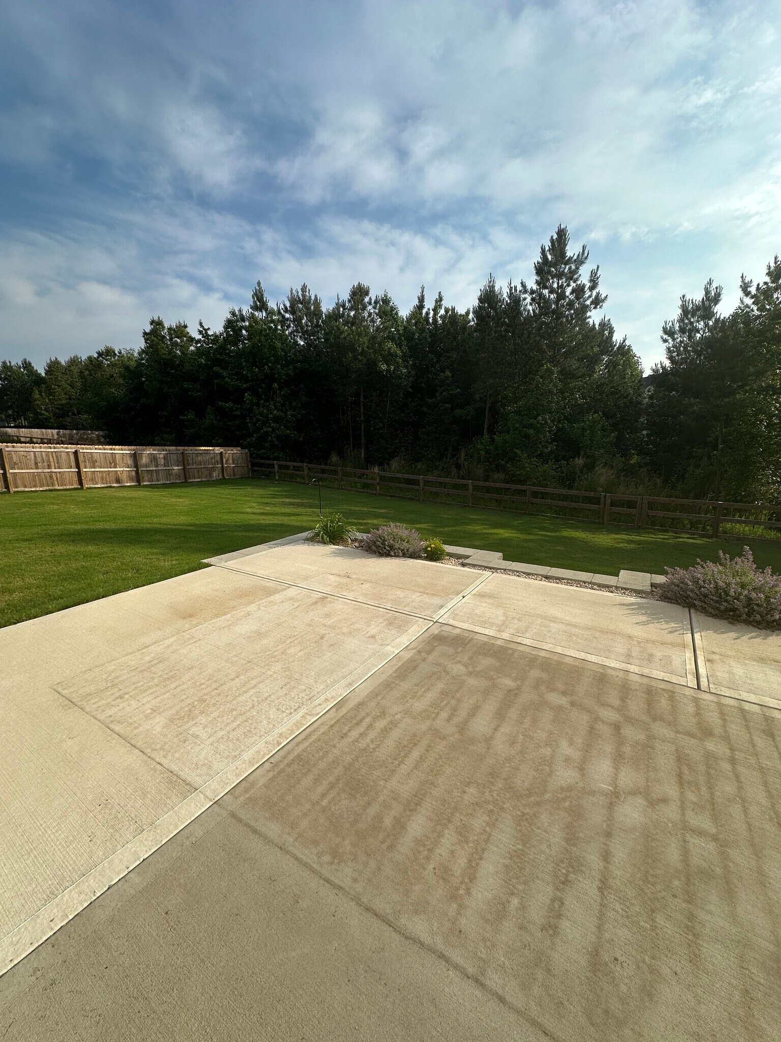 Building Photo - 423 Bassett Ln