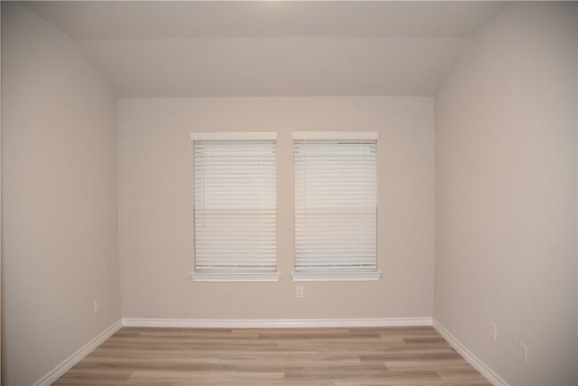 Building Photo - 2145 Chief St