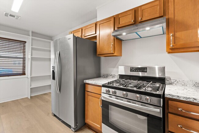 Building Photo - 136 Velarde Rd NW
