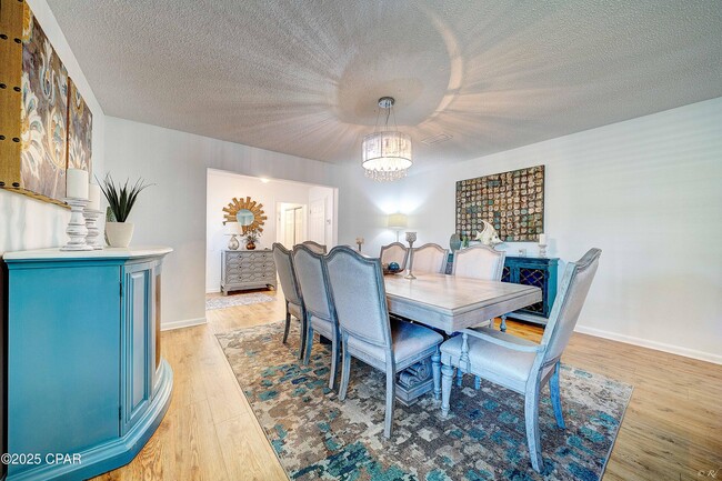 Building Photo - 2615 W 11th St