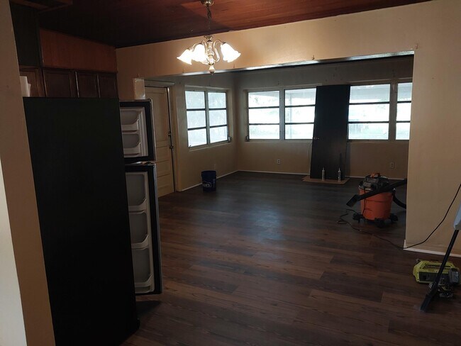 Building Photo - 201 Osceola Ave