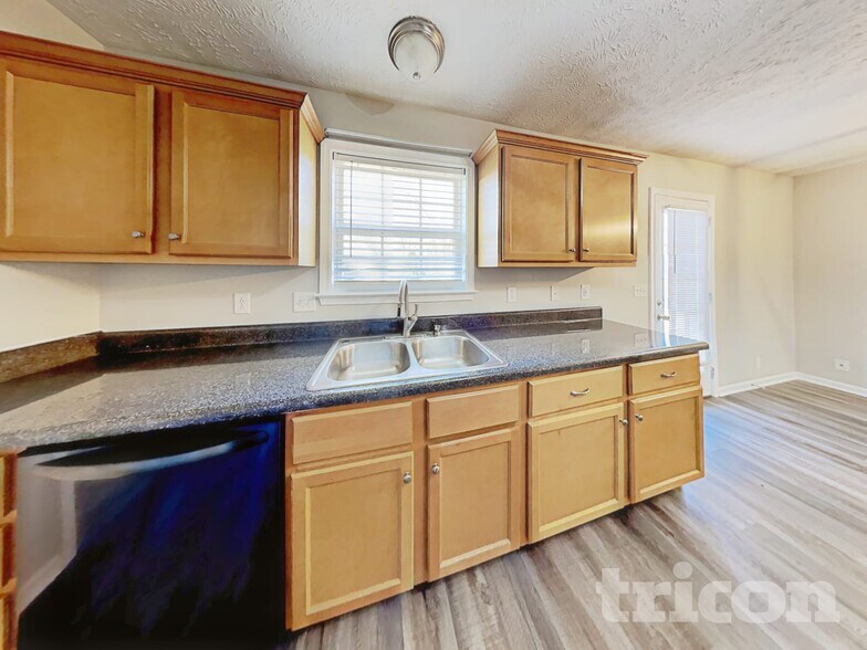 Building Photo - 110 Aretha Ct