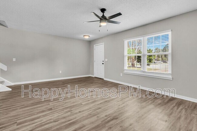 Building Photo - 5737 Dewsbury Ln