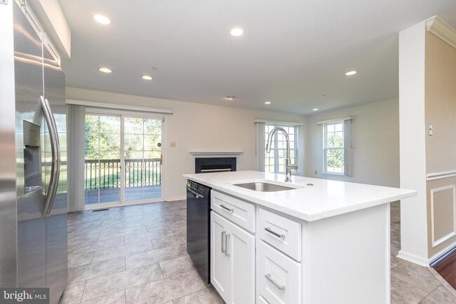 Building Photo - 940 Bentley Ct