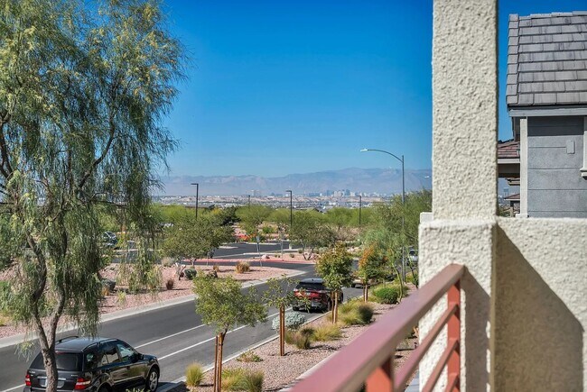 Building Photo - Luxury Rental | Premium Corner Lot | Strip Views