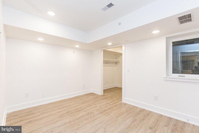 Building Photo - 1339 N Marston St
