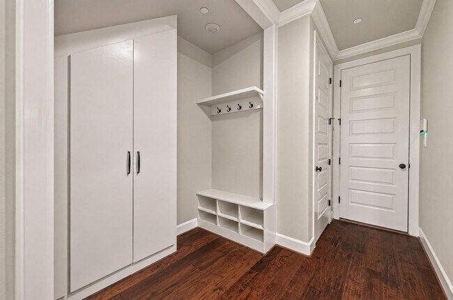 Building Photo - 855 Dunleigh Meadows Ln