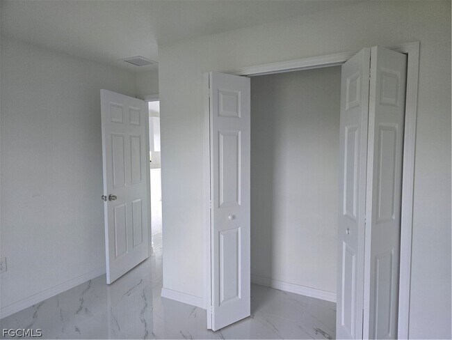 Building Photo - 2707 30th St SW