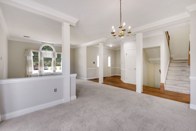 Building Photo - 3 Bed 2 Full Bath 2 Half Bath - Silver Spring Colonial - Military clause supported