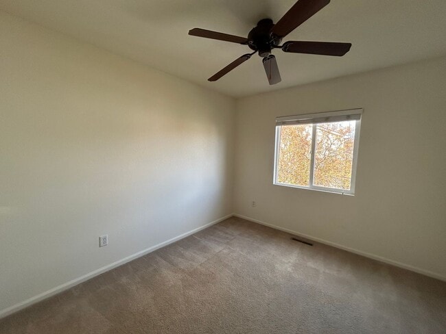 Building Photo - Spacious Fort Collins 4-Bedroom Home with Fenced Yard and Garage