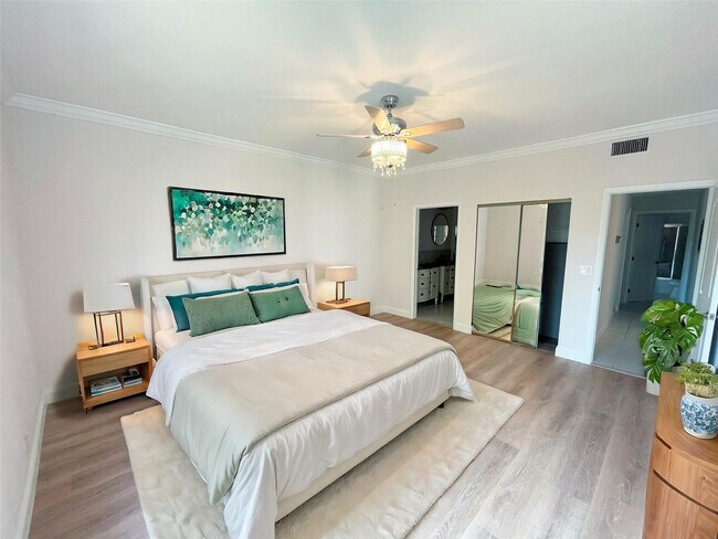 Building Photo - 6241 Pointe Regal Cir