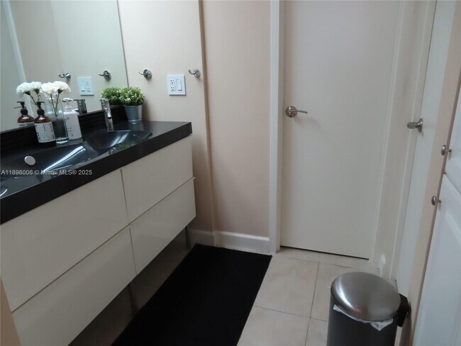 Building Photo - 5701 Collins Ave