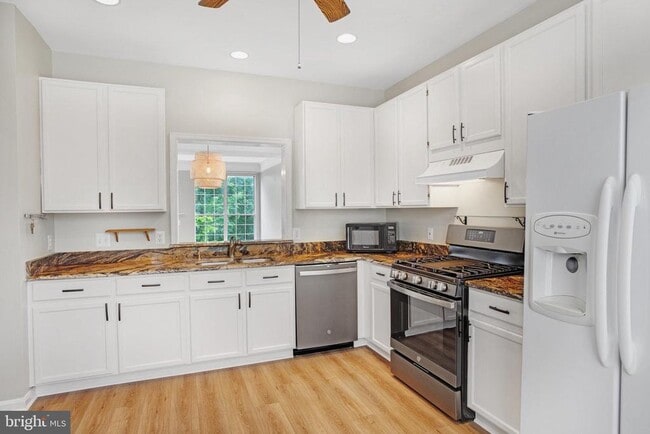 Building Photo - 11823 Limoux Pl