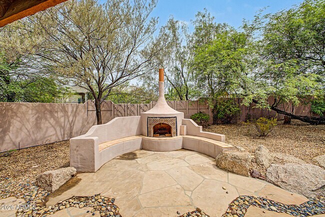 Building Photo - 9202 E Rimrock Dr