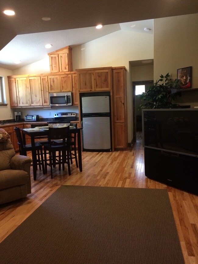 Building Photo - 2735 Emerald St