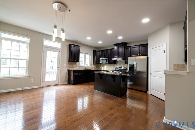 Building Photo - 1903 Old Brick Rd