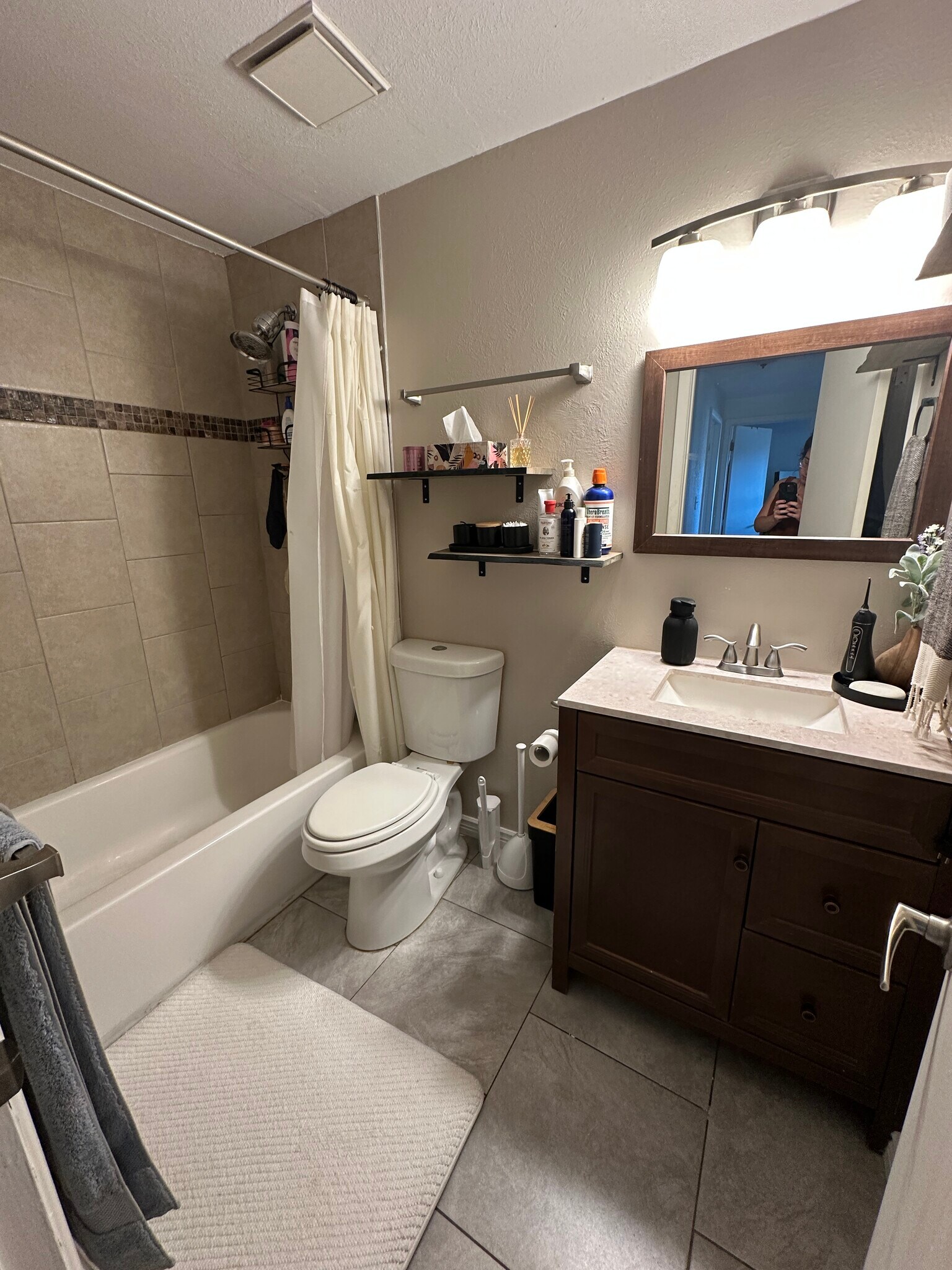 Building Photo - 5837 Newcombe Ct