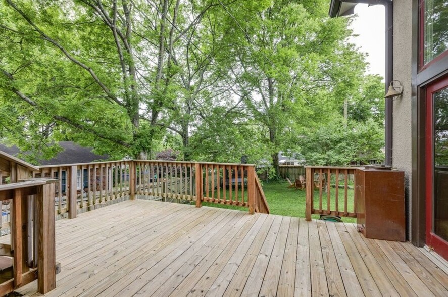 Building Photo - 1715 Cedar Ln