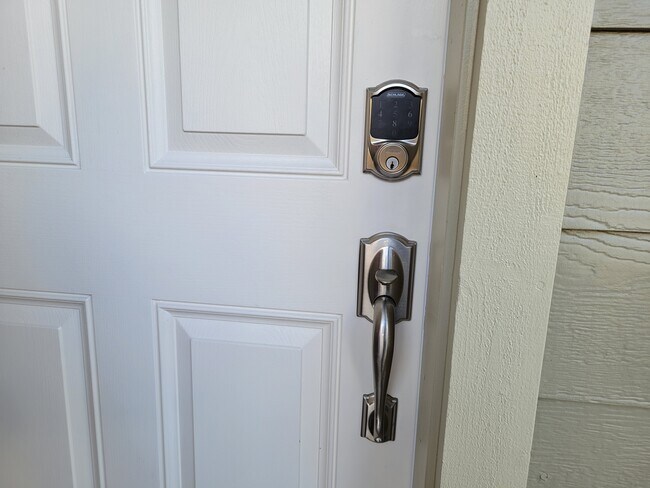 Building Photo - 2388 Vera Dr