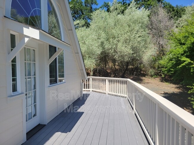 Building Photo - 1658 NE Foothill Blvd