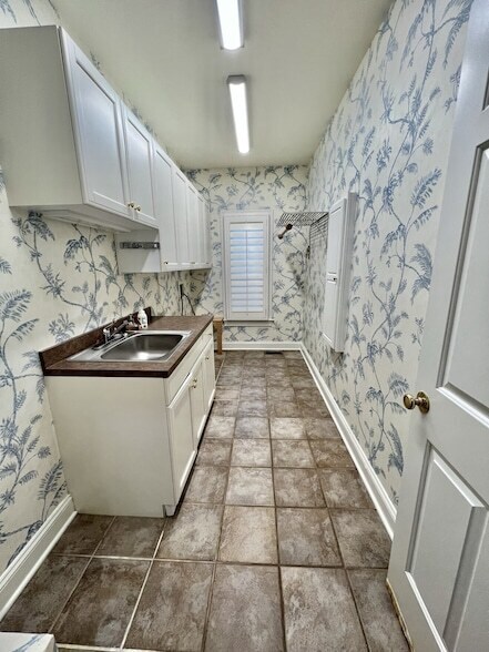 Building Photo - 508 Stefan Ct