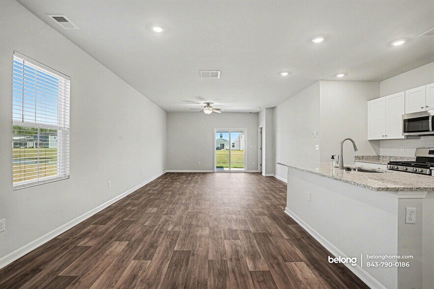 Building Photo - 1055 Sentinel Ct