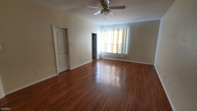 Building Photo - 4 br, 3.5 bath House - 1229 Tralee Lane