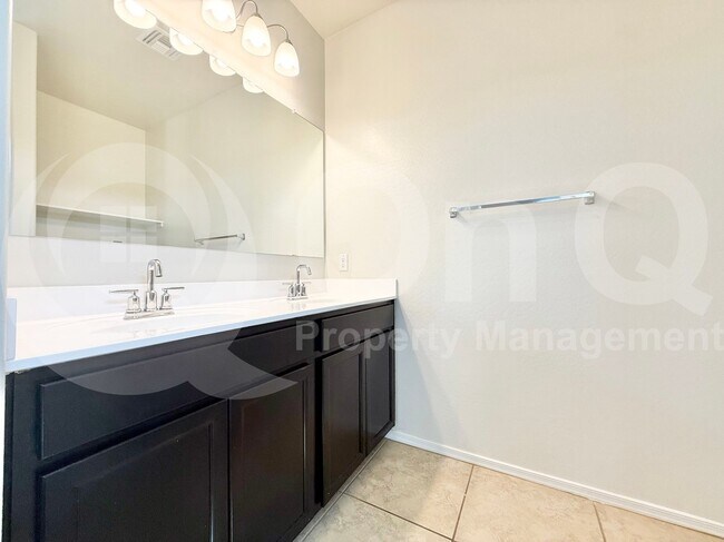 Building Photo - 3028 S 78th Dr