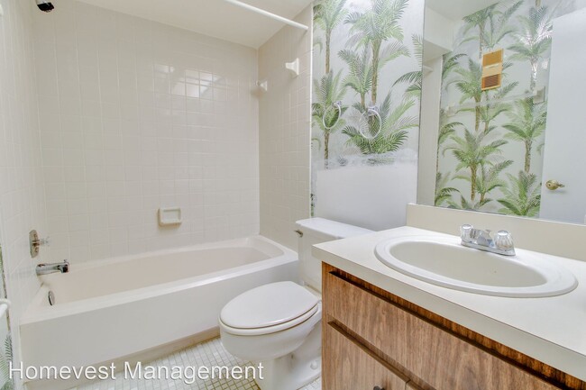 Building Photo - 2 br, 2 bath House - 3293 Westridge Blvd #23