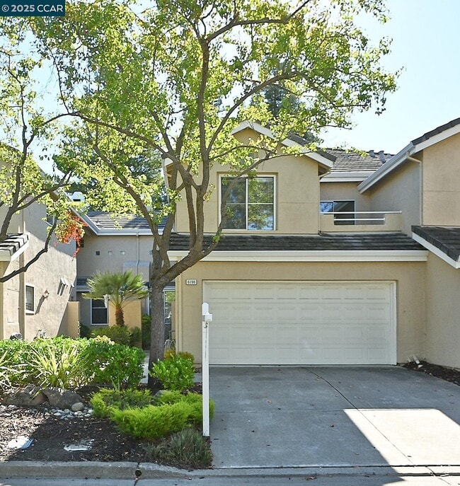 Building Photo - 6198 Lakeview Cir