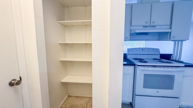 Building Photo - 3-Bed, Single Story Home in NON-HOA community