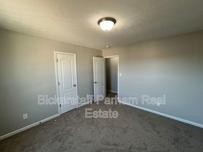 Building Photo - 410 26th Ct