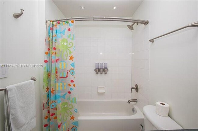 Building Photo - 9172 Collins Ave