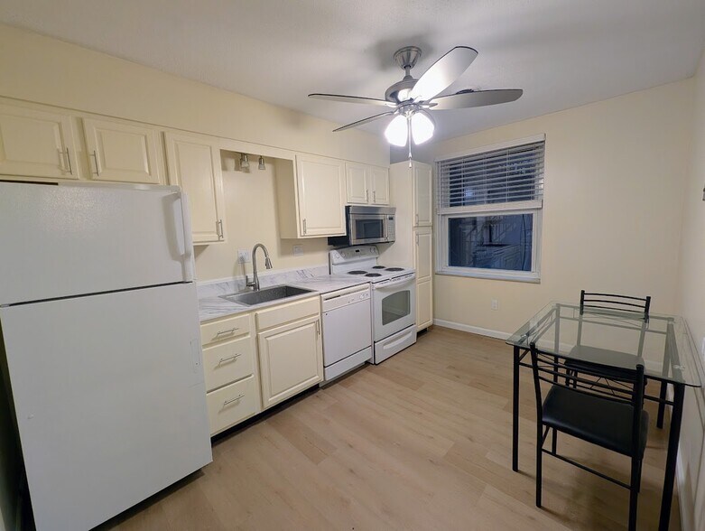 Kitchen - 5523 Ellsworth Ave
