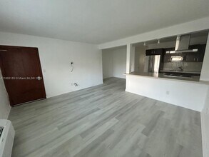 Building Photo - 7430 Carlyle Ave