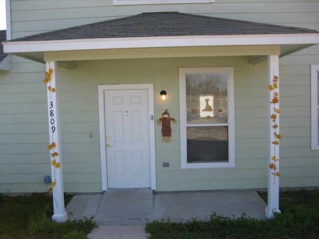 Building Photo - 3809 E Martin Luther King Jr Blvd