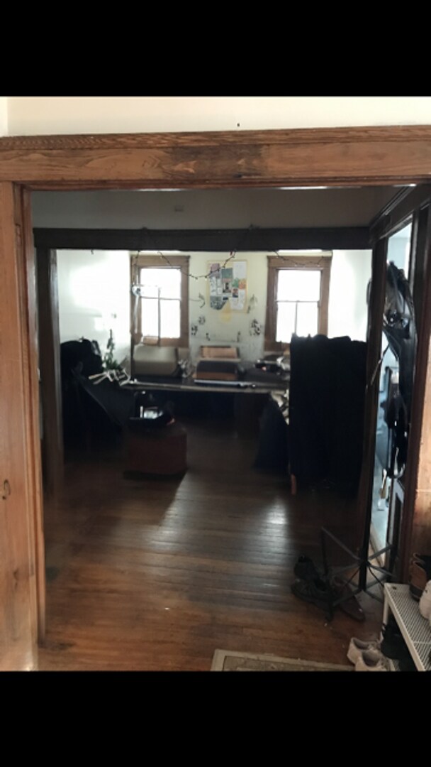 Building Photo - College Rental