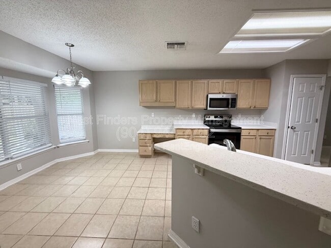 Building Photo - 816 Brookstone Ct