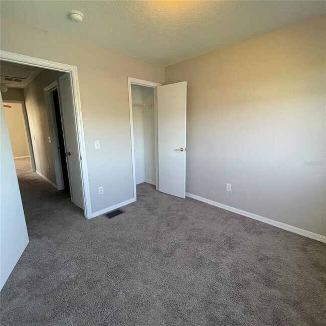 Building Photo - 621 Washington Palm Loop