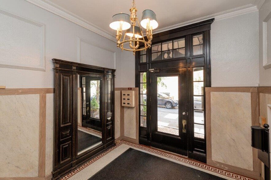 Primary Photo - 30 Worthington St