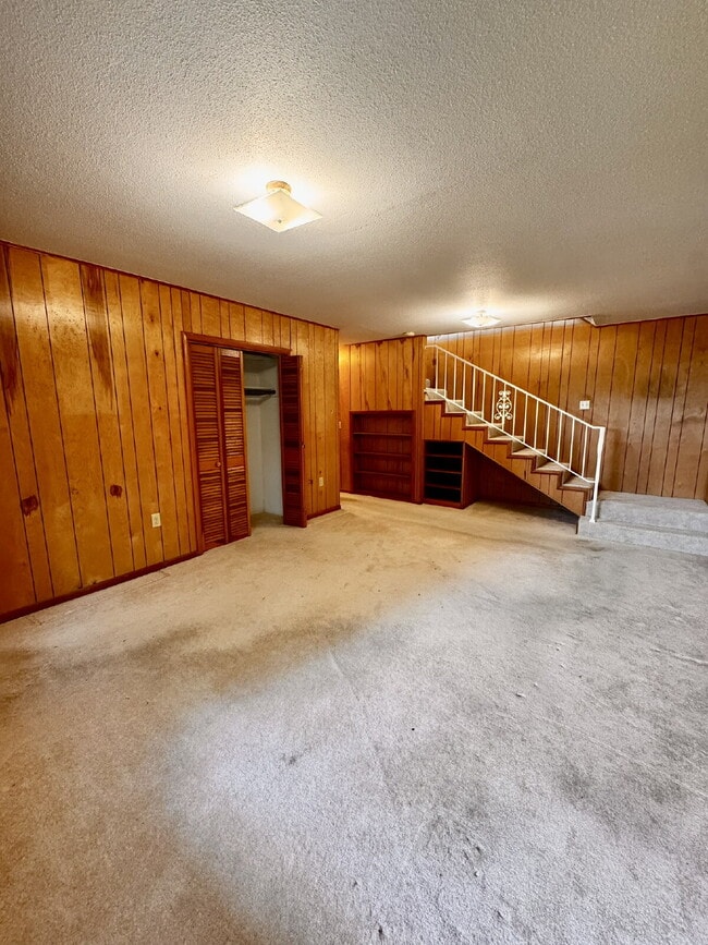 Building Photo - 15344 Dutchmans Dr