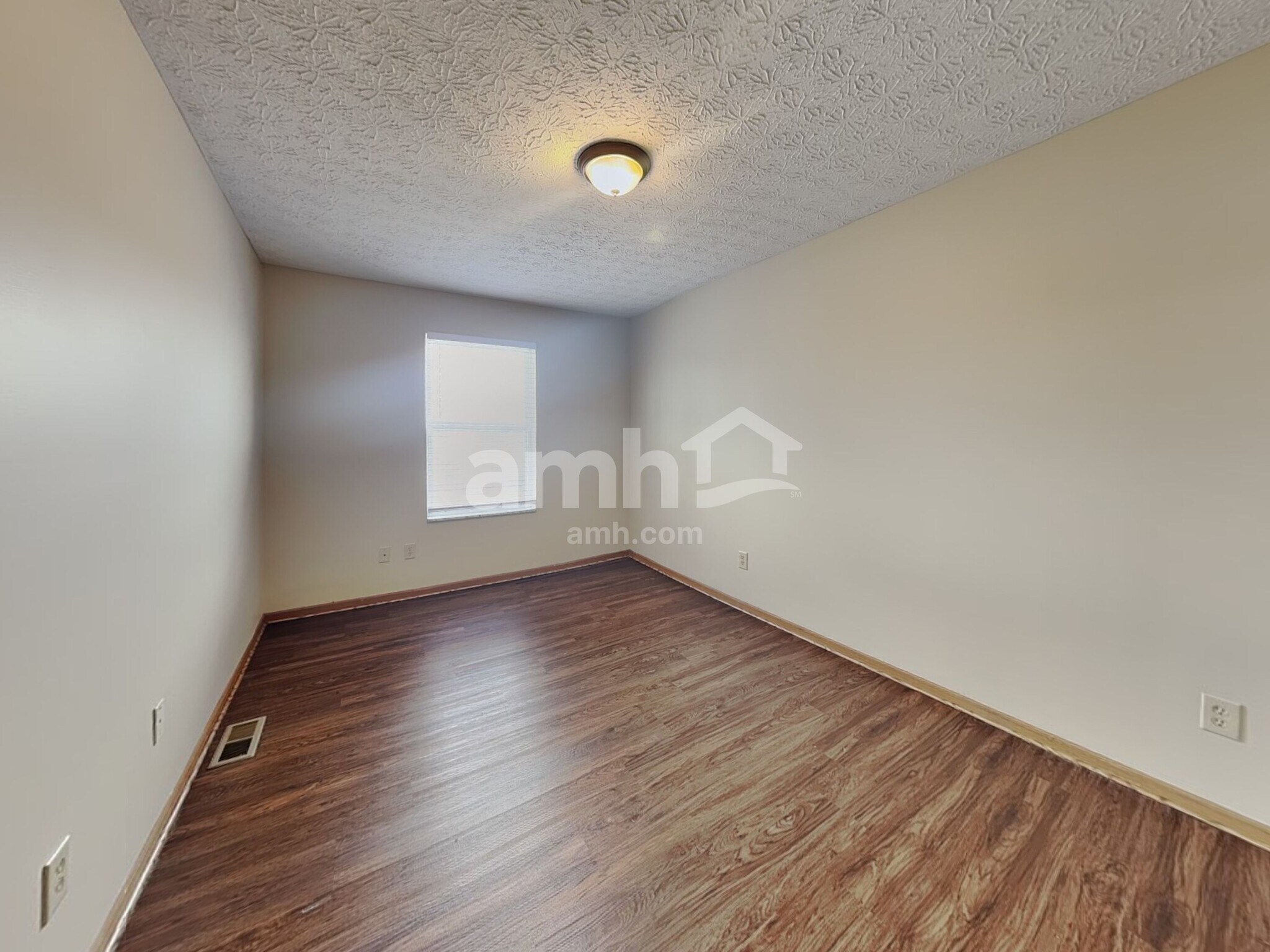 Building Photo - 4242 Honey Bee Ct