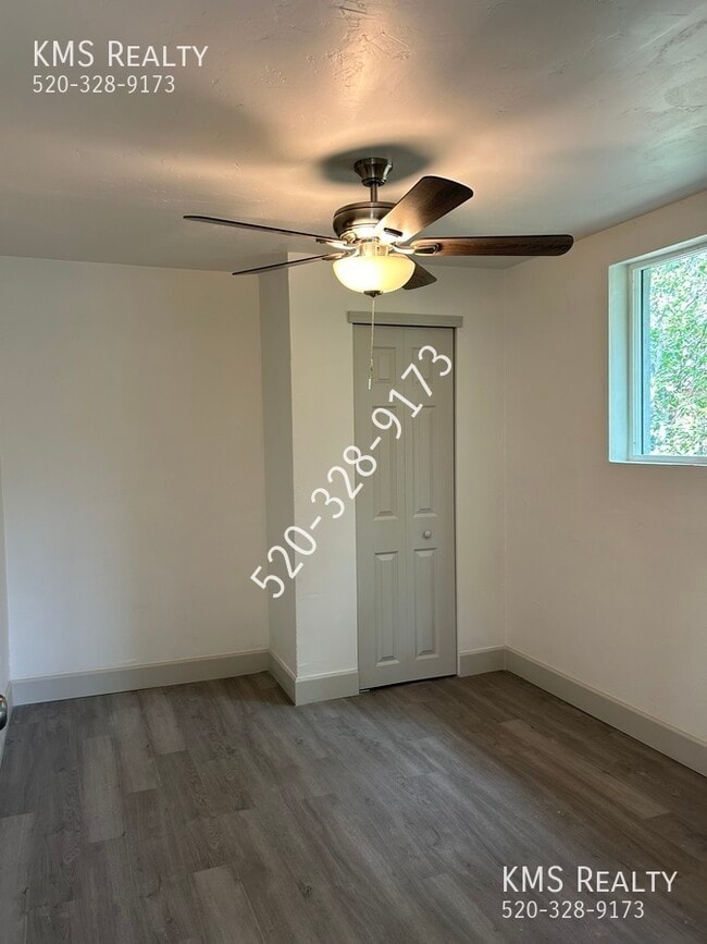 Building Photo - Newly Remodeled Duplex - OWNER/AGENT