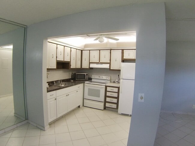 Building Photo - 241 Piedmont F